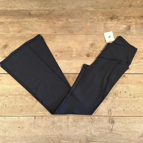 NWT- Fabletics HW Crossover Flare -BLACK (32”) REGULAR INSEAM New!! - Picture 3 of 12